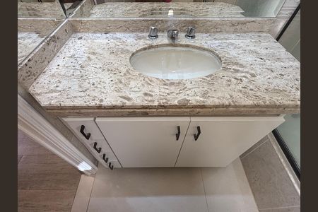Apartamento para alugar com 86m², 2 quartos e 2 vagas Apartamento para alugar com 86m², 2 quartos e 2 vagasBanheiro da Suíte