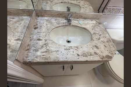 Banheiro de apartamento para alugar com 2 quartos, 86m² em Itaim Bibi, São Paulo
