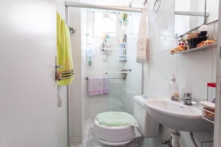 Banheiro social de apartamento à venda com 3 quartos, 56m² em Manacás, Belo Horizonte