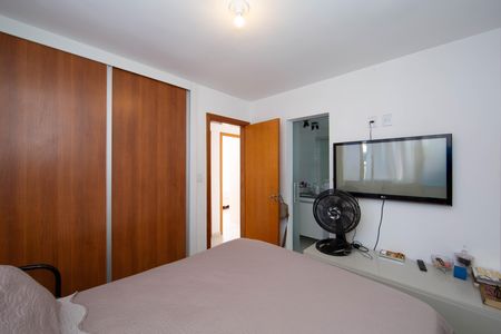 Apartamento para alugar com 140m², 3 quartos e 2 vagas Apartamento para alugar com 140m², 3 quartos e 2 vagasQUARTO3
