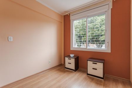 Quarto de apartamento para alugar com 1 quarto, 45m² em Jardim Lindóia, Porto Alegre
