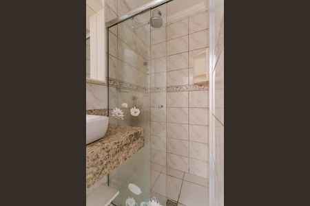 Banheiro de apartamento para alugar com 1 quarto, 45m² em Jardim Lindóia, Porto Alegre