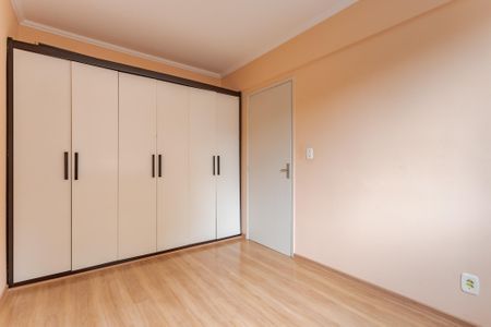 Quarto de apartamento para alugar com 1 quarto, 45m² em Jardim Lindóia, Porto Alegre