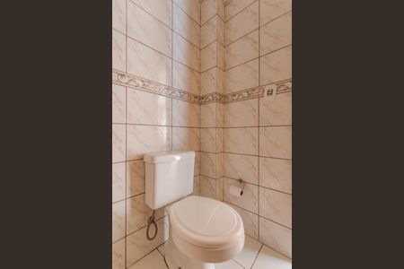 Banheiro de apartamento para alugar com 1 quarto, 45m² em Jardim Lindóia, Porto Alegre