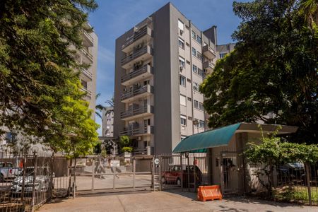 Fachada de apartamento para alugar com 1 quarto, 45m² em Jardim Lindóia, Porto Alegre