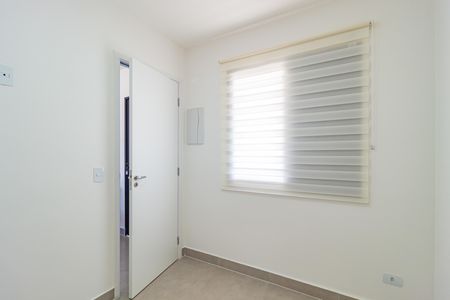 Quarto 1 de apartamento para alugar com 2 quartos, 40m² em Vila Canero, São Paulo