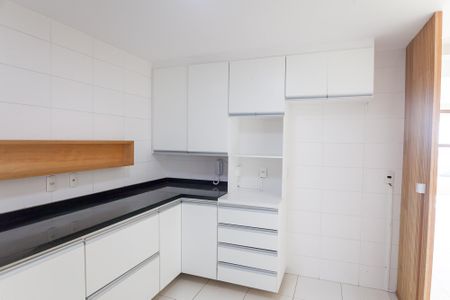 Apartamento para alugar com 154m², 3 quartos e 3 vagas Apartamento para alugar com 154m², 3 quartos e 3 vagasCozinha