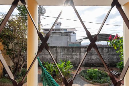 Casa à venda com 200m², 5 quartos e 2 vagas Casa à venda com 200m², 5 quartos e 2 vagasQuarto 1 - Vista