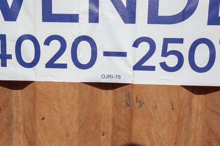 Casa à venda com 200m², 5 quartos e 2 vagas Casa à venda com 200m², 5 quartos e 2 vagasFachada