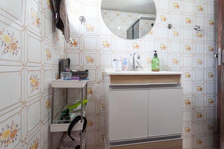 Casa à venda com 200m², 5 quartos e 2 vagas Casa à venda com 200m², 5 quartos e 2 vagasBanheiro social 1