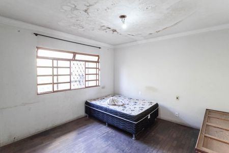 Casa à venda com 200m², 5 quartos e 2 vagas Casa à venda com 200m², 5 quartos e 2 vagasQuarto 5