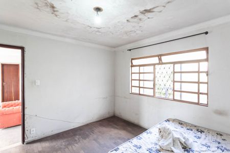Casa à venda com 200m², 5 quartos e 2 vagas Casa à venda com 200m², 5 quartos e 2 vagasQuarto 5