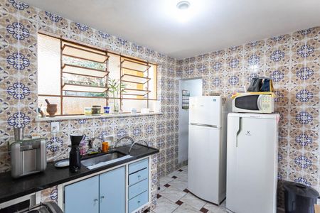 Casa à venda com 200m², 5 quartos e 2 vagas Casa à venda com 200m², 5 quartos e 2 vagasCozinha