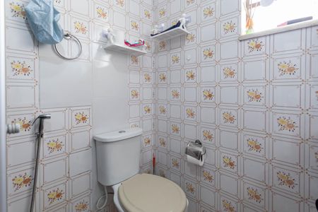 Casa à venda com 200m², 5 quartos e 2 vagas Casa à venda com 200m², 5 quartos e 2 vagasBanheiro social 1