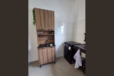 Sala de casa de condomínio para alugar com 1 quarto, 30m² em Barro Preto, Belo Horizonte