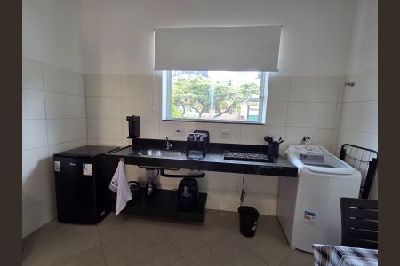 Cozinha de casa de condomínio para alugar com 1 quarto, 30m² em Barro Preto, Belo Horizonte