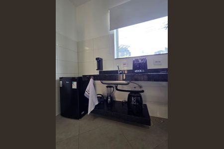 Cozinha de casa de condomínio para alugar com 1 quarto, 30m² em Barro Preto, Belo Horizonte