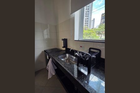 Cozinha de casa de condomínio para alugar com 1 quarto, 30m² em Barro Preto, Belo Horizonte