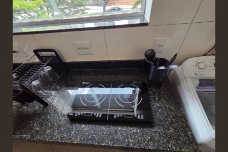 Cozinha de casa de condomínio para alugar com 1 quarto, 30m² em Barro Preto, Belo Horizonte