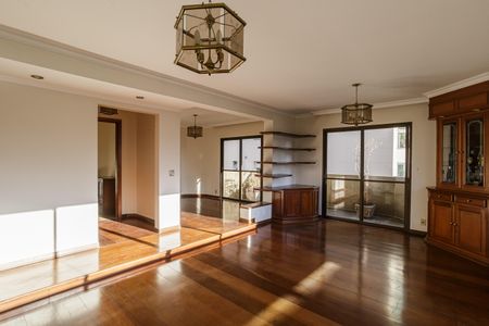 Apartamento para alugar com 174m², 4 quartos e 3 vagas Apartamento para alugar com 174m², 4 quartos e 3 vagasSala