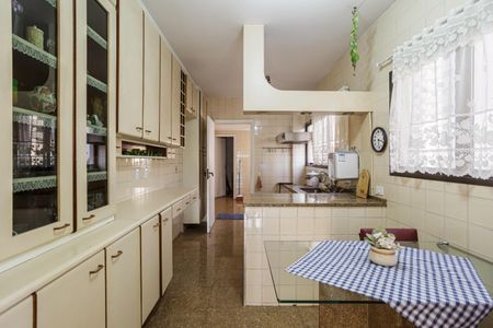 Apartamento para alugar com 174m², 4 quartos e 3 vagas Apartamento para alugar com 174m², 4 quartos e 3 vagasCozinha