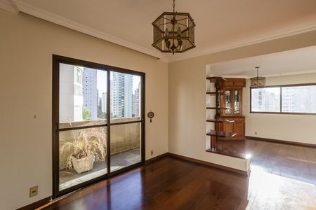 Apartamento para alugar com 174m², 4 quartos e 3 vagas Apartamento para alugar com 174m², 4 quartos e 3 vagasSala