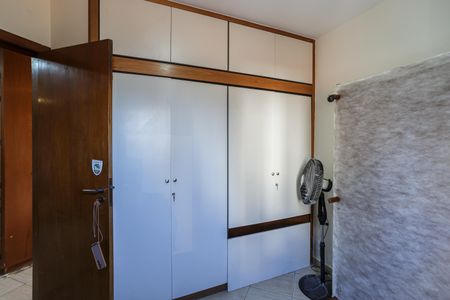 Apartamento para alugar com 174m², 4 quartos e 3 vagas Apartamento para alugar com 174m², 4 quartos e 3 vagasQuarto
