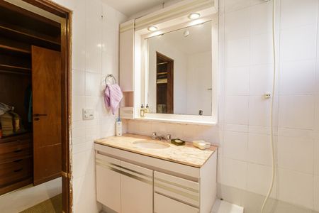 Apartamento para alugar com 174m², 4 quartos e 3 vagas Apartamento para alugar com 174m², 4 quartos e 3 vagasBanheiro da Suíte 2
