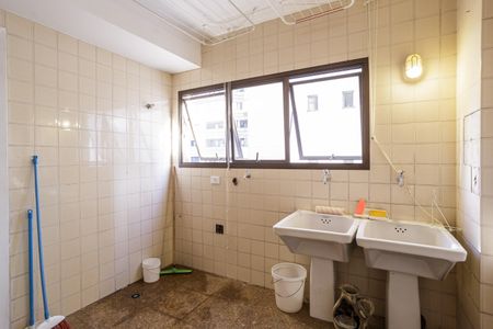Apartamento para alugar com 174m², 4 quartos e 3 vagas Apartamento para alugar com 174m², 4 quartos e 3 vagasÁrea de serviço