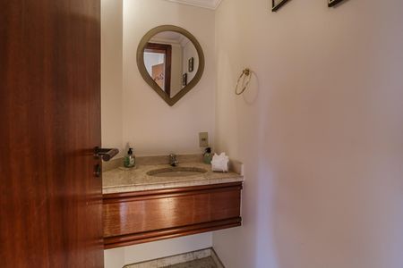 Apartamento para alugar com 174m², 4 quartos e 3 vagas Apartamento para alugar com 174m², 4 quartos e 3 vagasBanheiro social
