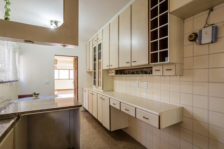 Apartamento para alugar com 174m², 4 quartos e 3 vagas Apartamento para alugar com 174m², 4 quartos e 3 vagasCozinha