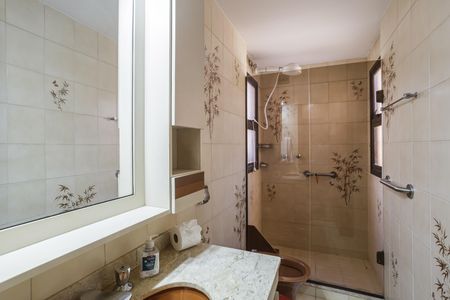 Apartamento para alugar com 174m², 4 quartos e 3 vagas Apartamento para alugar com 174m², 4 quartos e 3 vagasBanheiro da Suíte 2