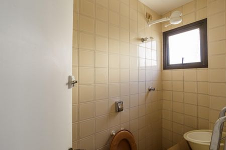 Apartamento para alugar com 174m², 4 quartos e 3 vagas Apartamento para alugar com 174m², 4 quartos e 3 vagasBanheiro de serviço