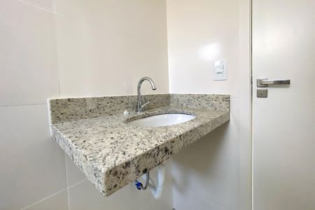 Banheiro da Suíte de apartamento à venda com 1 quarto, 35m² em Buritis, Belo Horizonte