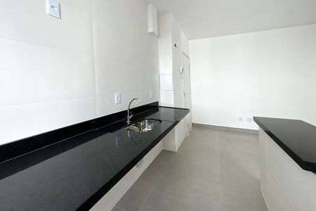 Cozinha de apartamento à venda com 1 quarto, 35m² em Buritis, Belo Horizonte