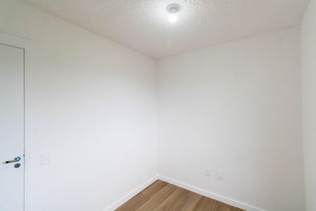Quarto 2 de apartamento para alugar com 2 quartos, 40m² em Inhoaíba, Rio de Janeiro