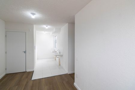Sala de apartamento para alugar com 2 quartos, 40m² em Inhoaíba, Rio de Janeiro
