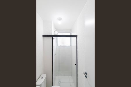 Banheiro de apartamento para alugar com 2 quartos, 40m² em Inhoaíba, Rio de Janeiro