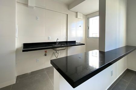 Cozinha de apartamento à venda com 1 quarto, 35m² em Buritis, Belo Horizonte
