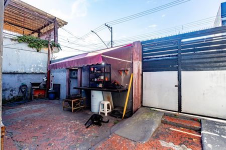 Garagem  de casa à venda com 3 quartos, 290m² em Taboão, Diadema