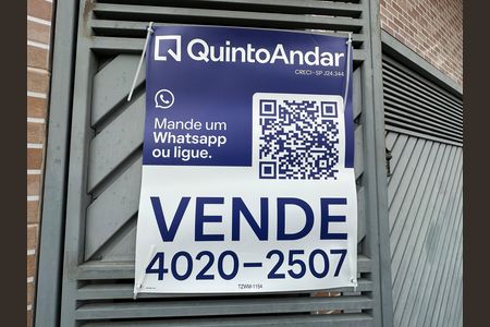 Casa à venda com 206m², 2 quartos e 1 vaga Casa à venda com 206m², 2 quartos e 1 vagaFachada