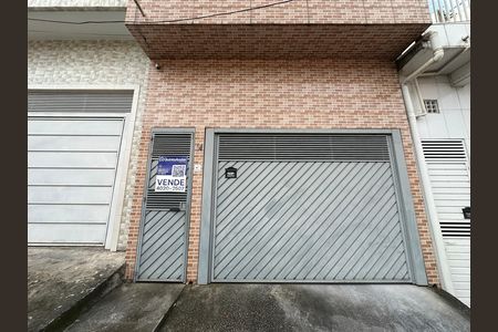 Fachada de casa à venda com 2 quartos, 206m² em Parque Imperial, Barueri