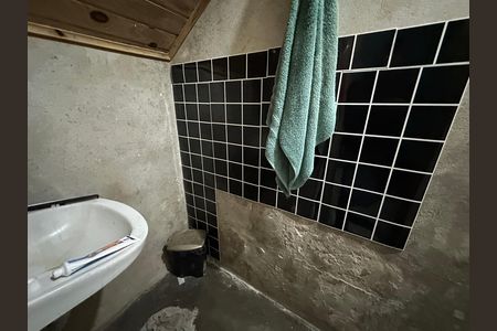 Banheiro da Suíte de casa à venda com 2 quartos, 206m² em Parque Imperial, Barueri