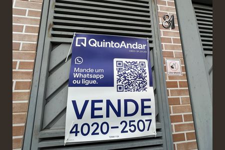 Casa à venda com 206m², 2 quartos e 1 vaga Casa à venda com 206m², 2 quartos e 1 vagaFachada