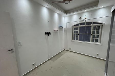 Quarto 1 de casa para alugar com 3 quartos, 220m² em Jardim Guanabara, Rio de Janeiro