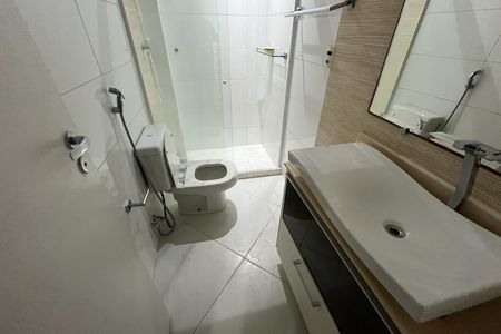 Banheiro 1 de casa para alugar com 3 quartos, 220m² em Jardim Guanabara, Rio de Janeiro