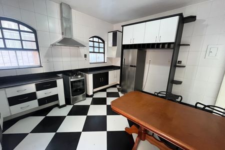 Casa para alugar com 220m², 3 quartos e 2 vagas Casa para alugar com 220m², 3 quartos e 2 vagasCozinha