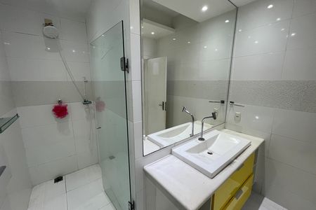 Casa para alugar com 220m², 3 quartos e 2 vagas Casa para alugar com 220m², 3 quartos e 2 vagasBanheiro 2