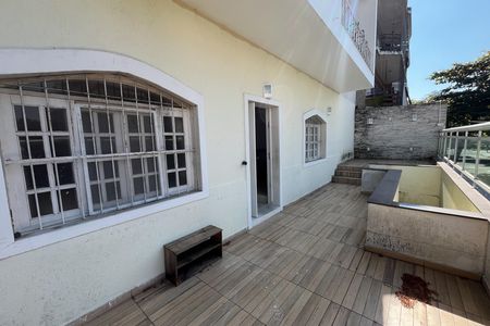 Varanda da frente de casa para alugar com 3 quartos, 220m² em Jardim Guanabara, Rio de Janeiro