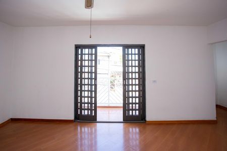 Casa para alugar com 198m², 3 quartos e 2 vagasSala de TV